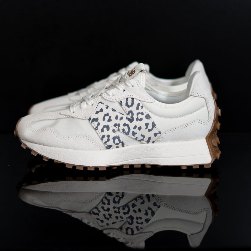 NEW BALANCE : New Balance 327, Femme, Beige Blanc Leopard