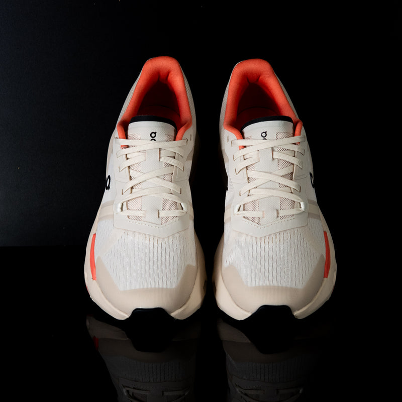 ON : On Cloud Pulse Femme, Crème / Saumon