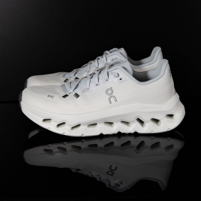 ON : On CloudInclinaison, Arctique / Glace