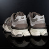 NEW BALANCE : New Balance 9060, Homme, Brun