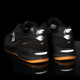 NEW BALANCE : New Balance 933 Numeric Andrew Reynolds, Noir / Blanc