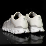 ON : On Cloud X 4 AD Femme, Blanc/ Loup