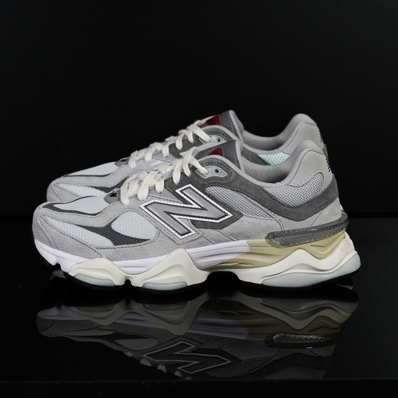 NEW BALANCE : New Balance 9060, Homme, Gris/ Gris