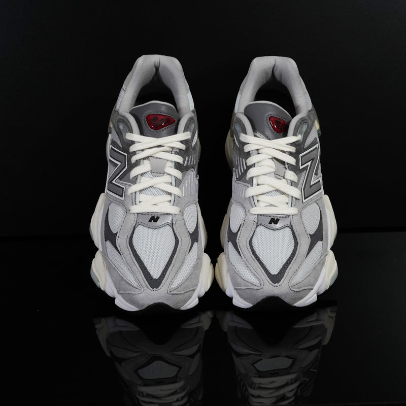 NEW BALANCE : New Balance 9060, Homme, Gris/ Gris