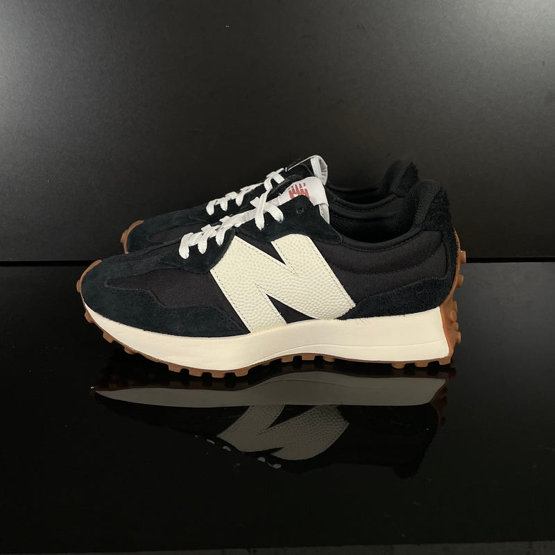 NEW BALANCE : New Balance 327, Femme, Noir/ Blanc
