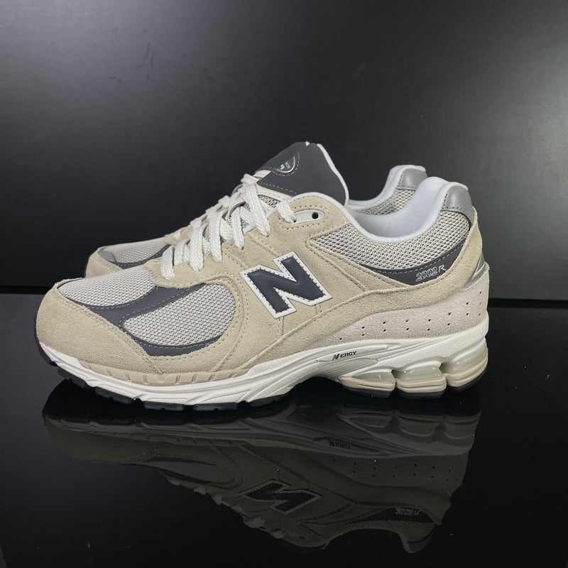 NEW BALANCE : New Balance 2002R,Homme, Beige/ Gris