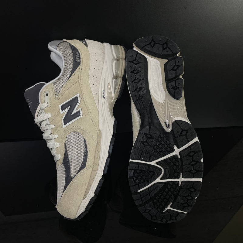 NEW BALANCE : New Balance 2002R,Homme, Beige/ Gris